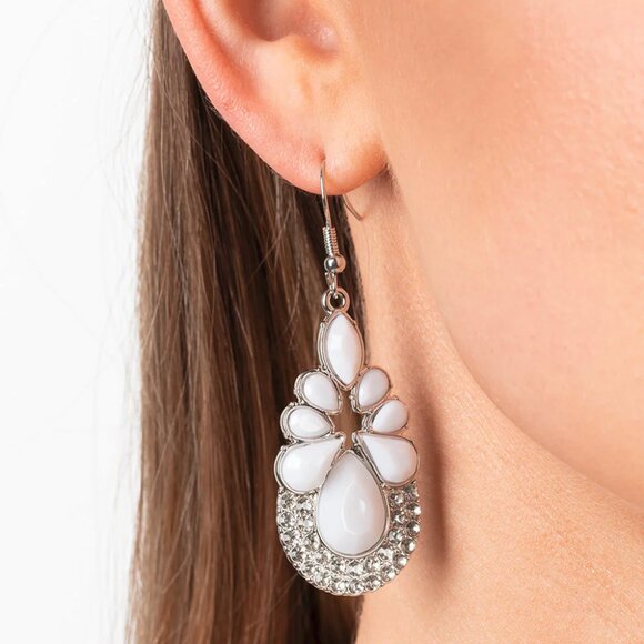 Paparazzi Jewelry Accessories - Beachfront Formal - White Earrings - Vintage - Picture 3 of 4